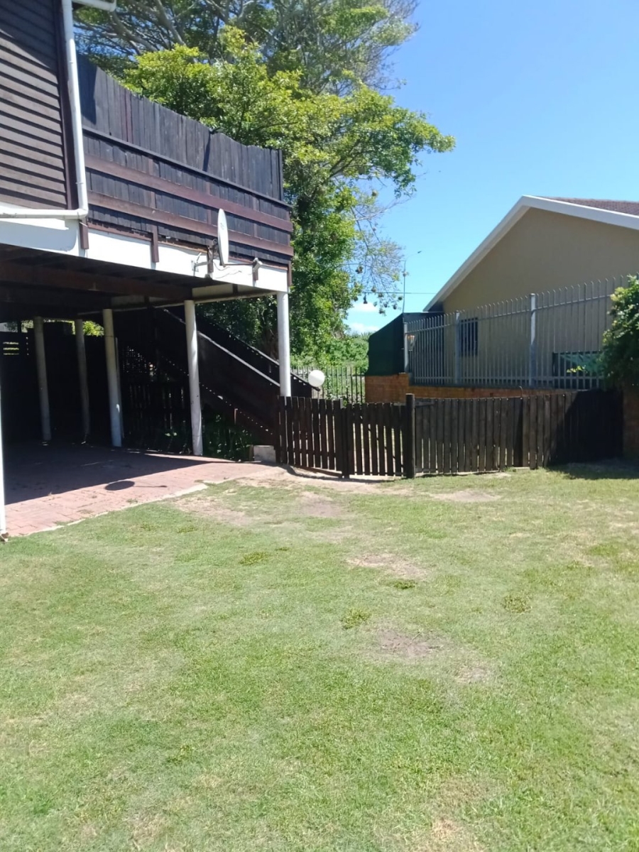  Bedroom Property for Sale in Paradise Beach Eastern Cape